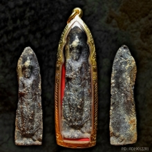 พระร่วงยืนหลังลายผ้า จ.ลพบุรี