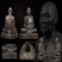 องค์ที่ 2 พระบูชาหลวงปู่ชอบ ฐานสโม ปี พ.ศ.๒๕๑๘