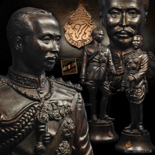 พระบรมราชานุสาวรีย์จำลองรัชกาลที่ 5 รร.วัดบวรนิเวศ ปี 52