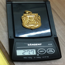 หลวงปู่ทวดรุ่น 100 ปี เนื้อทองคำ นับเบอร์ 1 