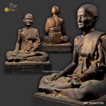 รูปเหมือนบูชาสมเด็จพระวันรัต (แดง) หน้าตัก 8 นิ้ว
