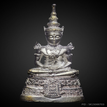 พระแก้วมรกตเนื้อเงินพ่นทราย
