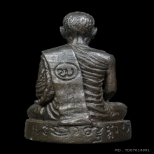 รูปหล่อหลวงปู่คำดี ปภาโส บรรจุอัฐิธาตุหลวงปู่มั่น ภูริทัตโต 