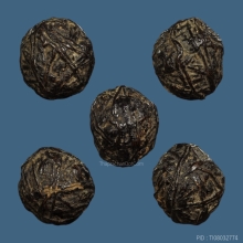 ๙๙ลูกอมด้ายสายสิญจน์หลวงปู่ยิ้ม วัดหนองบัว๙๙