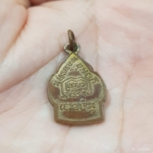 เหรียญเปลวเทียนหลวงพ่อเดิม+เลี่ยมทอง 