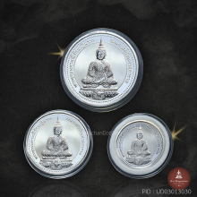 เหรียญพระแก้วมรกตทรงเครื่องฤดูหนาว เนื้อเงินขัดเงา วัดบวรฯ
