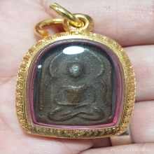 พระซุ้มแหลมใหญ่ เนื้อว่านหลังแบบสมาธิ หลวงปู่บุญ  