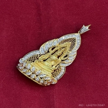 พระพุทธชินราชทองคำล้อมเพชร