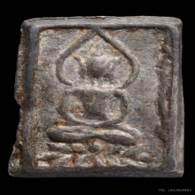หลวงปู่ศุขประภามณฑล ฐานบัว องค์ดารา