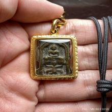 หลวงปู่ศุข พิมพ์ทรงครุฑ วัดคลองขอม (องค์ดารา)