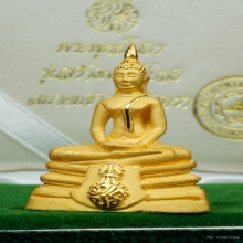 พระพุทธโสธร เนื้อทองคำ จัดสร้างโดย พล.อ. เชษฐา 
