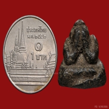 พระปิดตาพิมพ์ปั้นองค์เล็กเนื้อผงคลุกรักเก่ามันส์