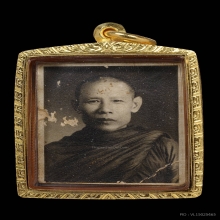 ภาพท่านพ่อลี ธัมมธโร​ ขนาดห้อยคอ พร้อมรอยจารลายมือท่านพ่อลี
