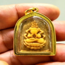 พระปิดงาแกะเก่า