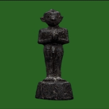 ไอ้ไข่ วัดเจดีย์ ไม้งิ้วดำแกะ รุ่นแรก ปี56