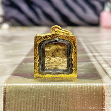 พระผงของขวัญวัดปากน้ำรุ่นหนึ่งกรอบเงินเดิม