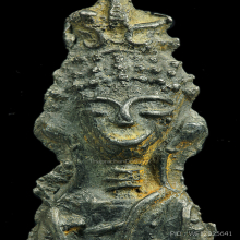 พระร่วงยืนเปิดโลก กรุนาคาม ทรงเครื่องจักรพรรดิ กรุนาคคาม นคร