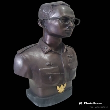 พระบรมรูปหล่อในหลวง ร.9 ราชองครักษ์รุ่น 2 ปี 39