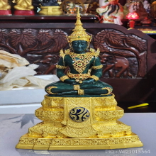 พระแก้วมรกต ภปร. เครื่องทรงทองคำ