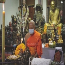 ลูกอมผงพรายกุมารหลวงปู่ทิม วัดละหารไร่ พิธีไหว้ครู ปี 2564 