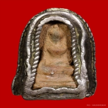 พระรอด เนื้อดิน เลี่ยมเงินเก่า