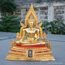 พระพุทธชินราช รุ่นปฏิสังขรณ์ ปี 35  ภปร. กะไหล่ทอง 9 นิ้ว
