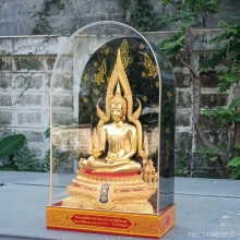 พระพุทธชินราช รุ่นปฏิสังขรณ์ ปี 35  ภปร. กะไหล่ทอง 9 นิ้ว