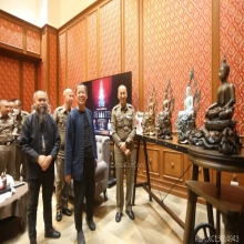 พระพุทธราชสวัสดิ์มงคล อ.เฉลิมชัย เนื้อทองน้ำผึ้ง 