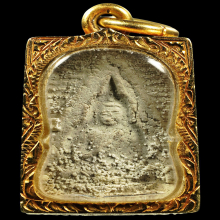 พระผงของขวัญหลวงพ่อสดวัดปากน้ำภาษีเจริญรุ่นหนึ่งเลี่ยมทอง