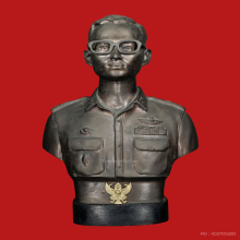 พระบรมรูปหล่อในหลวง รัชการที่ 9 เป็นการสร้างครั้งที่ 2