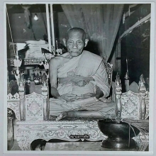 รูปถ่ายหลวงพ่อจง วัดหน้าต่างนอก ใบใหญ่