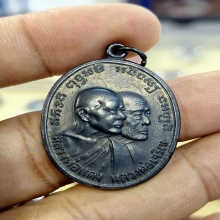 เหรียญโบสถ์ลั่นหลวงพ่อแดง บล็อกไม้กอล์ฟหลุมกอล์ฟ ปี 2512
