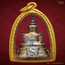 พระแก้วมรกตกรมสรรพสามิตเนื้อเงินขนทรายรุ้งๆครับ