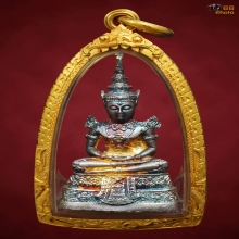 พระแก้วมรกตกรมสรรพสามิตเนื้อเงินขนทรายรุ้งๆครับ