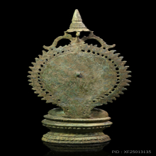 พระวัชระสัตว์นั่งบนซุ้ม
