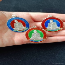 เหรียญฉลองวิหารเนื้อเงินลงยาอ.ดิเรก วัดหนองทราย ครบสี
