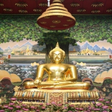 พระทองคำ**หลวงพ่อวัดไร่ขิง รุ่นฉลองพระอารามหลวง เนืัอทองคำ