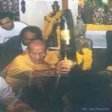 หลวงปู่หมุนพระรูปเหมือนเนื้องาช้างดำแกะ
