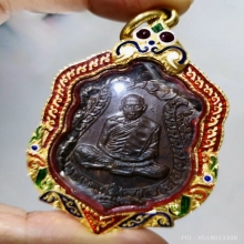 เหรียญเสมา 8 รอบหลวงปู่ทิมปี18เนื้อนวะโลหะสภาพสวยแชมป์