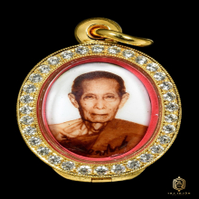 ล็อกเก็ตลายเซ็นต์ เนื้อผงเกสร หายาก
