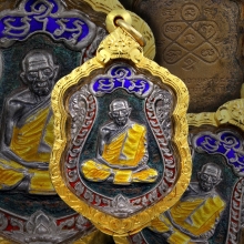 หลวงปู่ทิม อิสริโก เสมานวะหน้าเงิน ลงยาสามสี