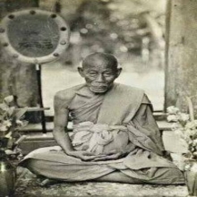 รูปหล่อโบราณหลวงพ่อจงวัดหน้าต่างนอก พิมพ์สมาธิ ออกวัดคอกหมู 