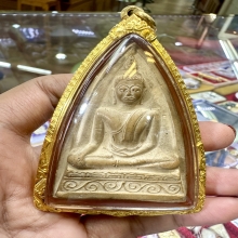 พระพุทธเจ้าในวิหาร หลวงพ่อกวย