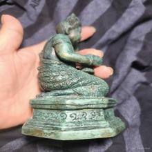 กุมารทองหลวงปู่หงษ์ พรหมปัญโญ รุ่นนั่งรวย เนื้อสำริด ปี 2546