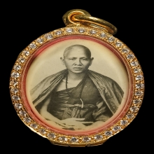 ล็อกเก็ต ครูบาเจ้าศรีวิชัย พิมพ์หน้าหนุ่ม ปี2482