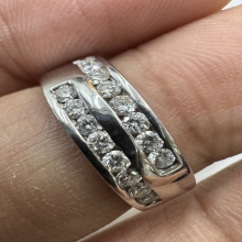 แหวนทองคำ18k เพชร3ตัง 16เม็ด รวม0.48ct น้ำหนัก4.7 กรัม