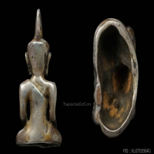 พระเงินนั่งลอยองค์ ไม่มีฐานรองรับ กรุนาคาม วัดนาคคาม นครศรีฯ