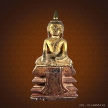 พระพุทธรูปไม้แกะ