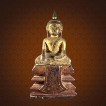 พระพุทธรูปไม้แกะ
