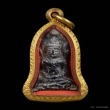 พระร่วงนั่ง กรุบ้านพลูหลวง จ.สุพรรณบุรี เนื้อตะกั่วสนิมแดง